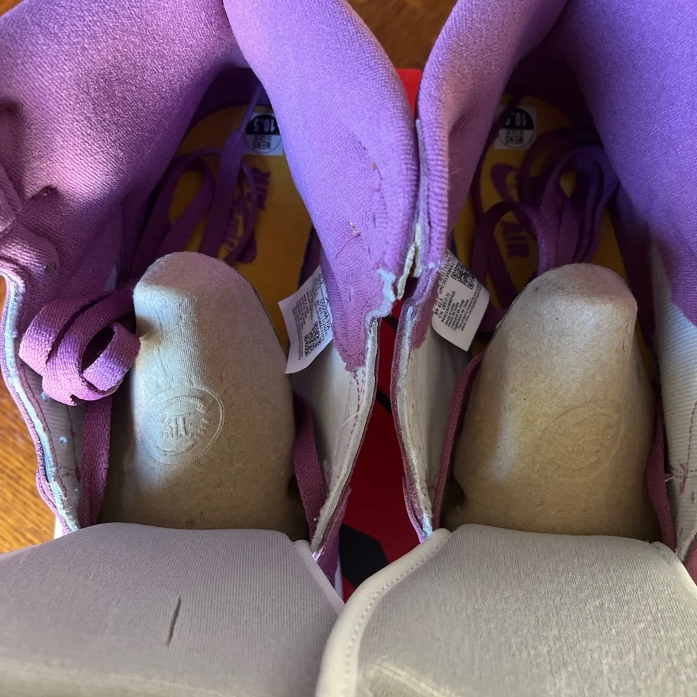 Nike Air Jordan 1 Retro High OG - Picture 6 of 10